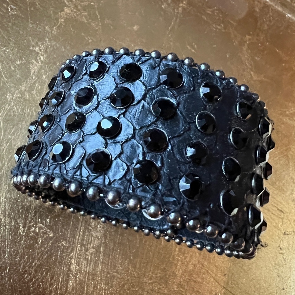 Stylish Leather Black Rhinestone bracelet
